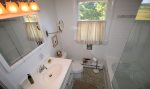 Upper level full bath